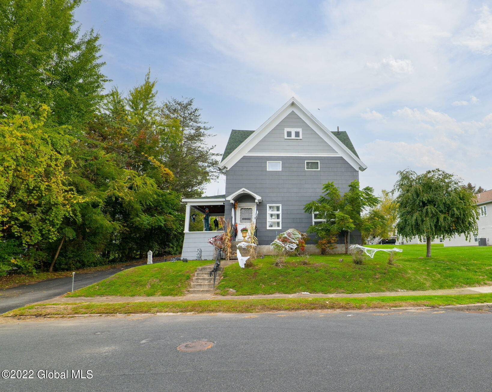 Amsterdam, NY 12010,5 Lindsay Street