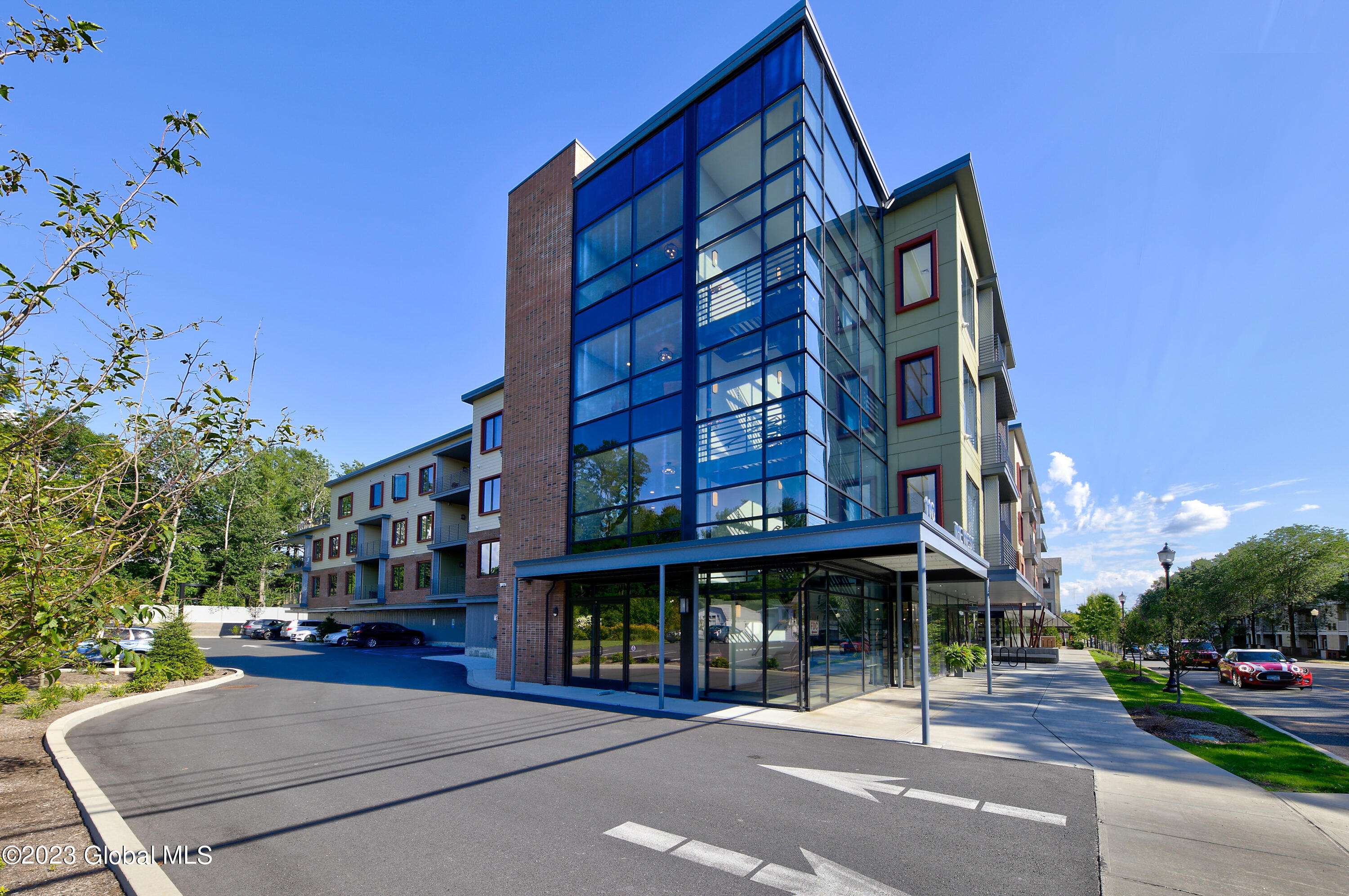 Saratoga Springs, NY 12866,116 WEST Avenue #307