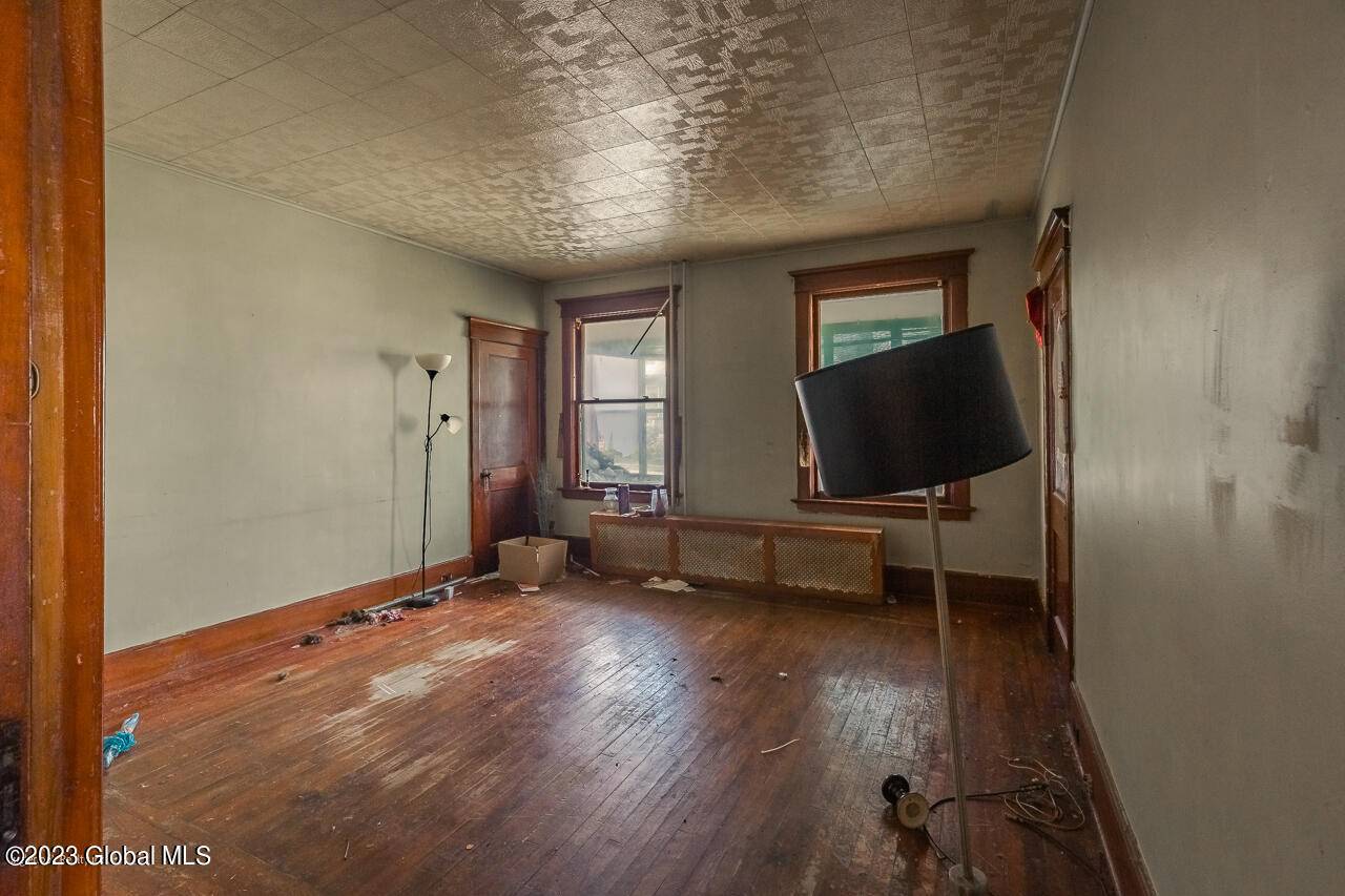 Amsterdam, NY 12010,38 Hibbard Street