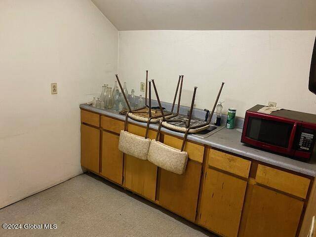 Saratoga Springs, Inside, NY 12866,152 Henry Street