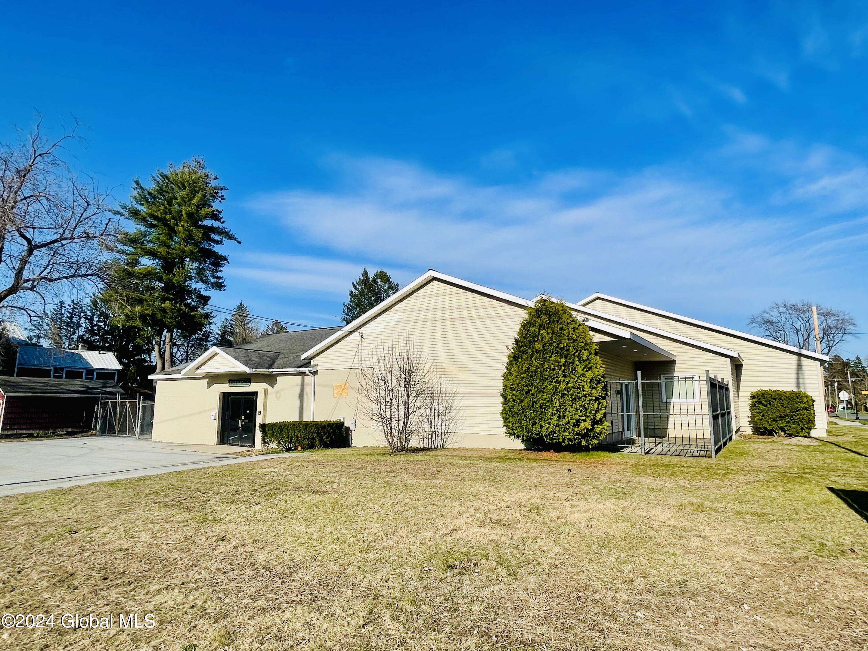 Saratoga Springs, NY 12866,221 W Circular Street