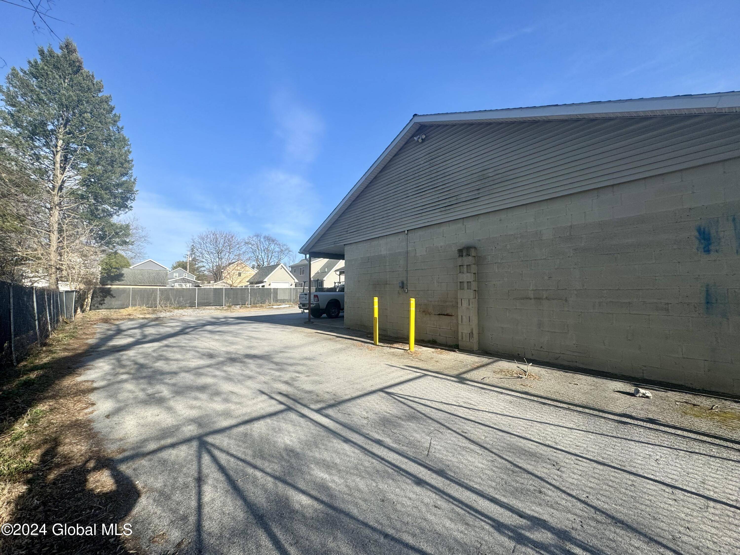 Saratoga Springs, NY 12866,221 W Circular Street