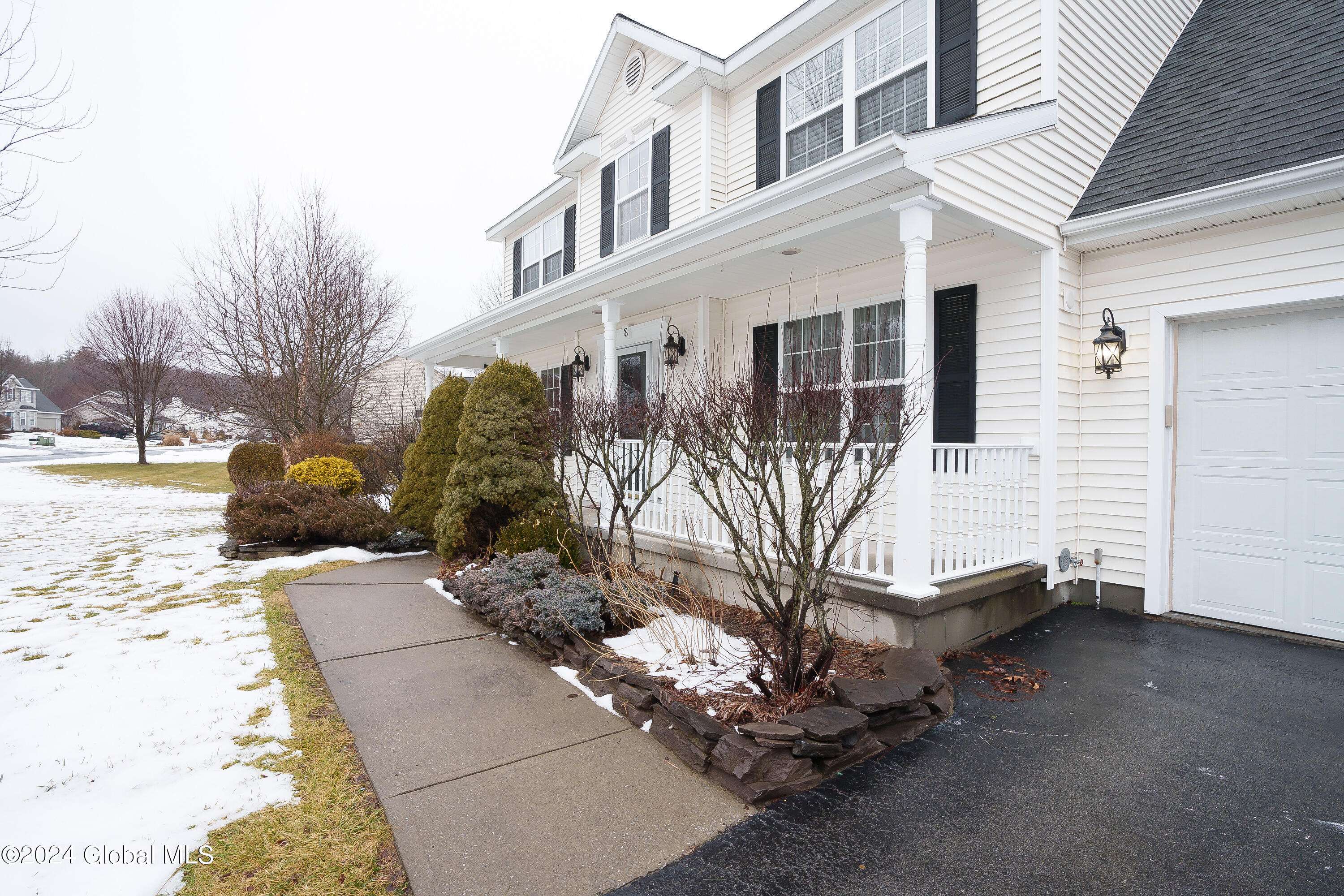 Wilton, NY 12831,8 APPLE TREE Lane