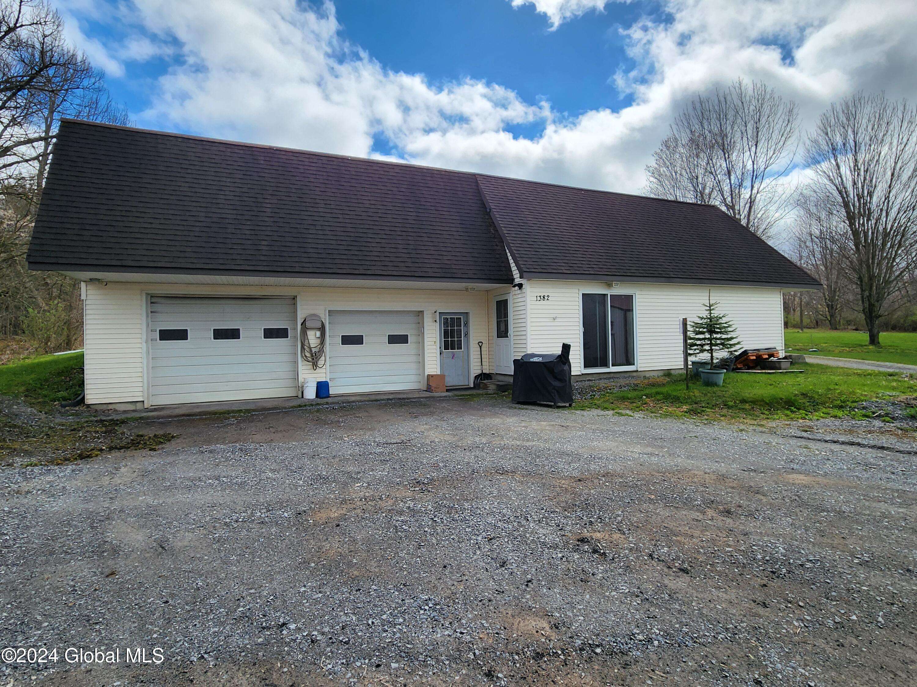 Root, NY 12166,1382 Carlisle Road