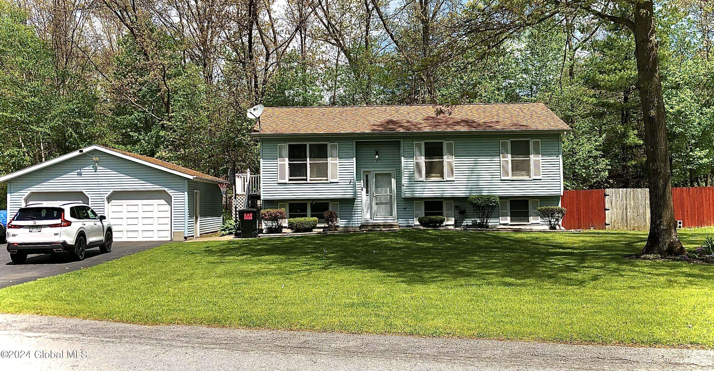 Queensbury, NY 12804,4 Mockingbird Lane