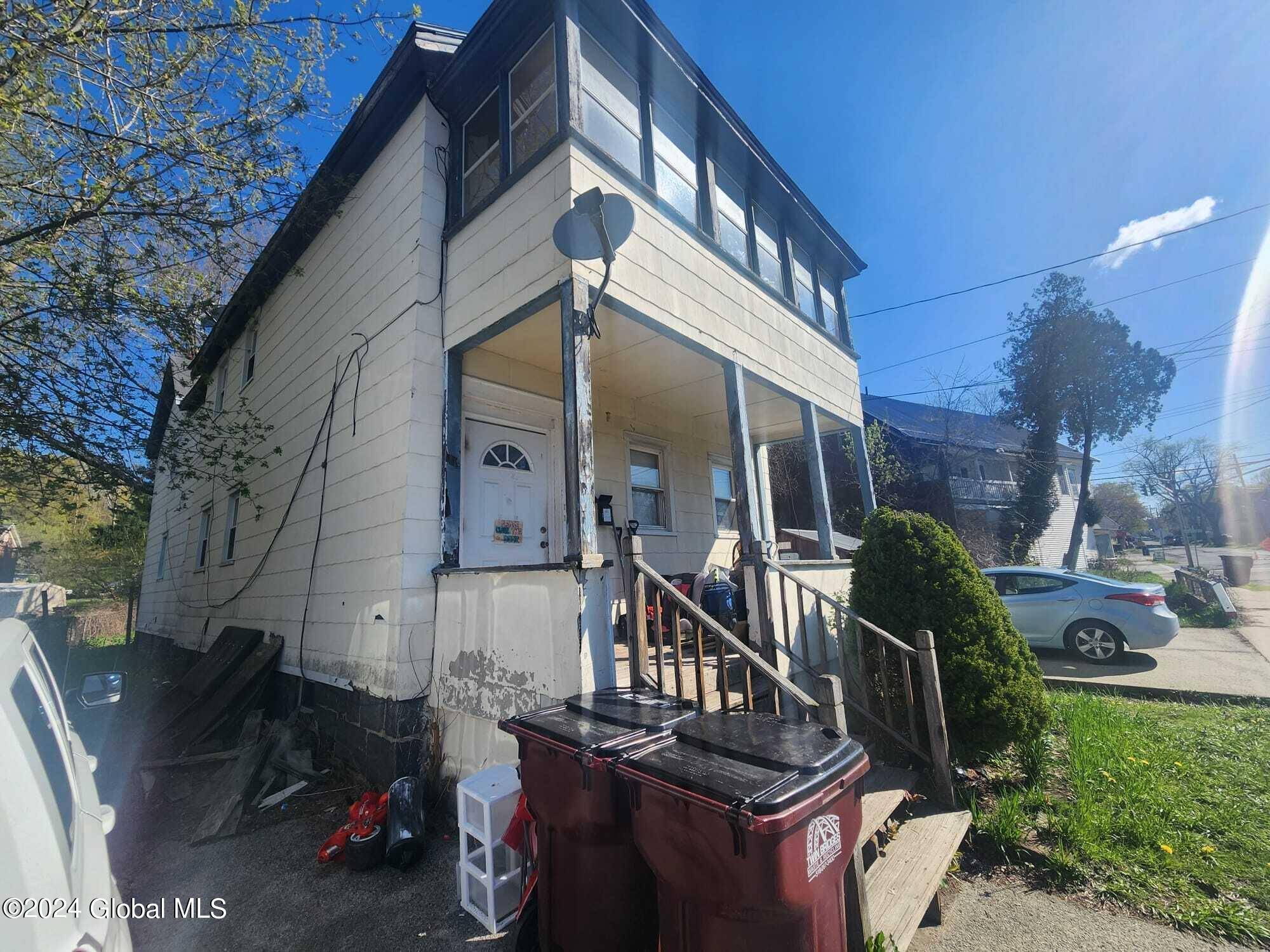 Gloversville, NY 12078,98 W 8th Avenue