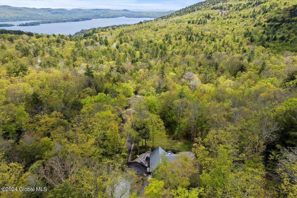 Lake George, NY 12845,609 Diamond Point Road