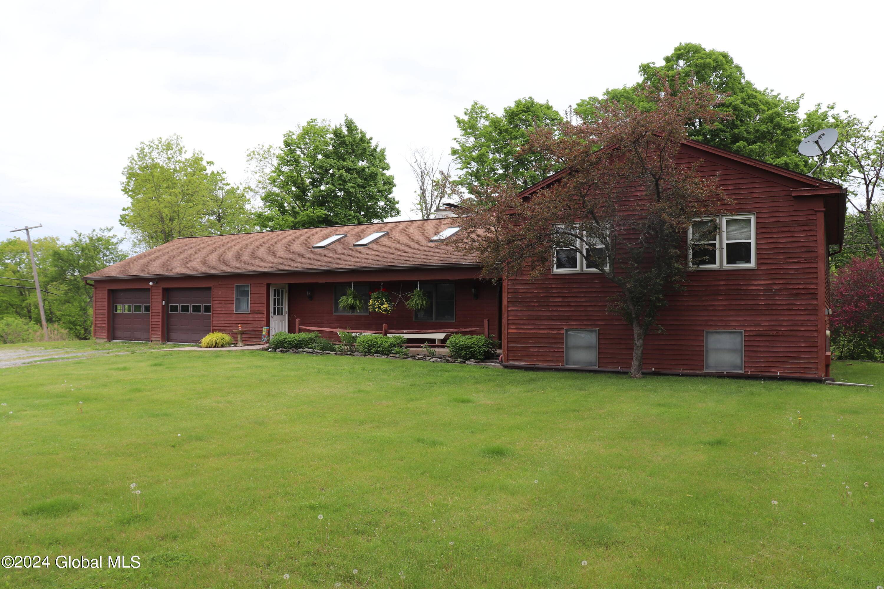 Hoosick, NY 12090,436 Hill Road