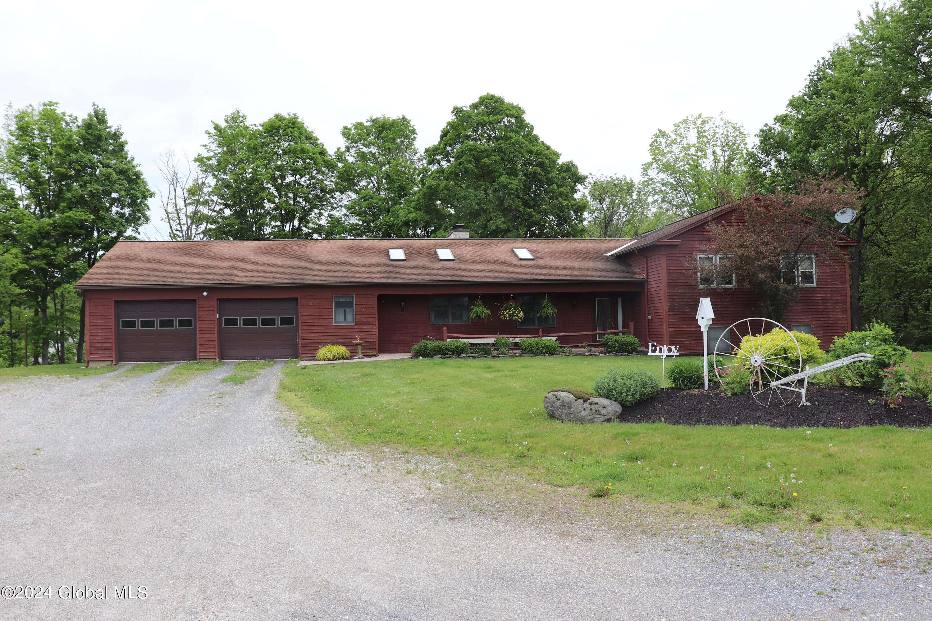 Hoosick, NY 12090,436 Hill Road