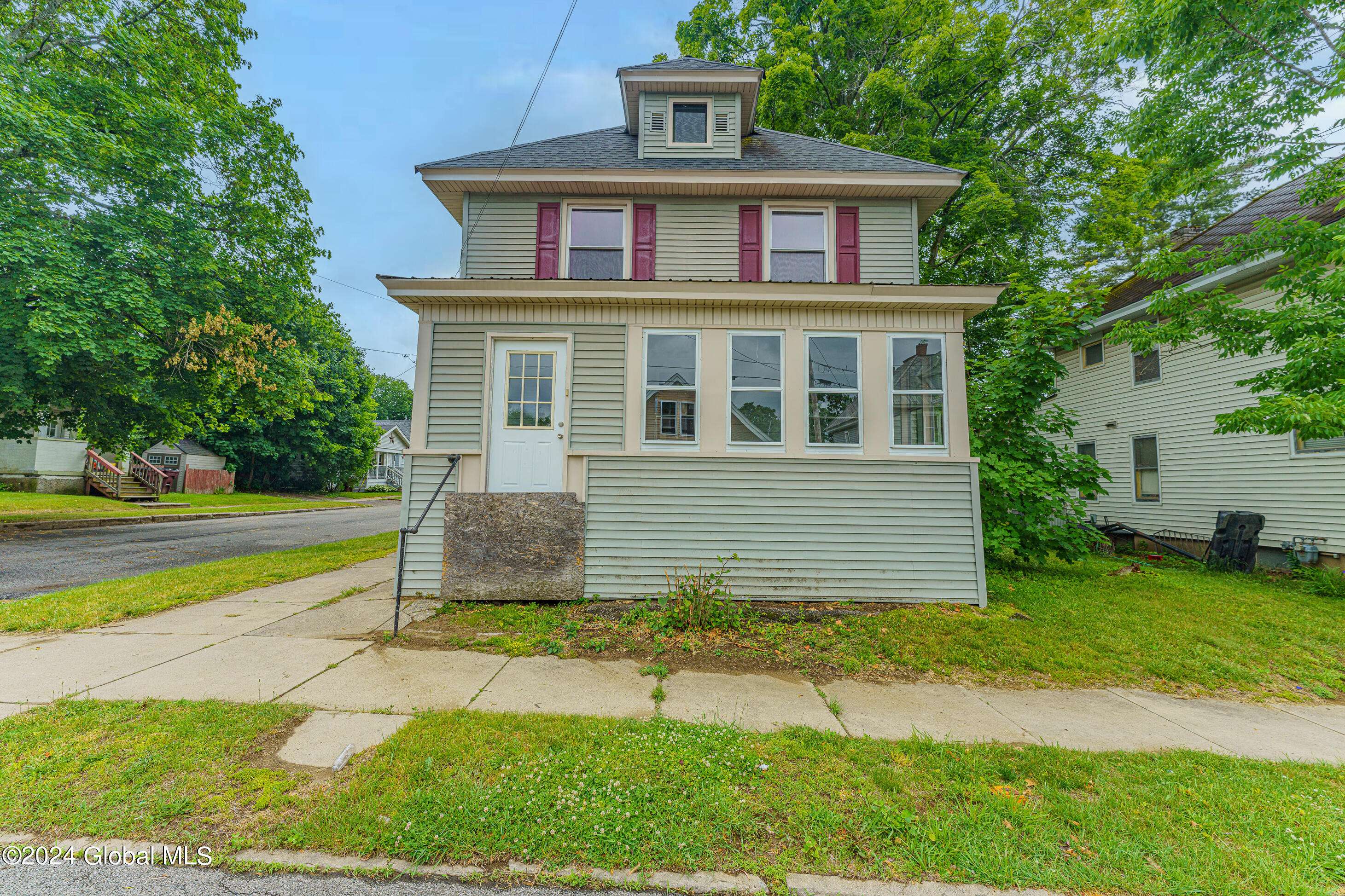 Gloversville, NY 12078,22 Almond Street