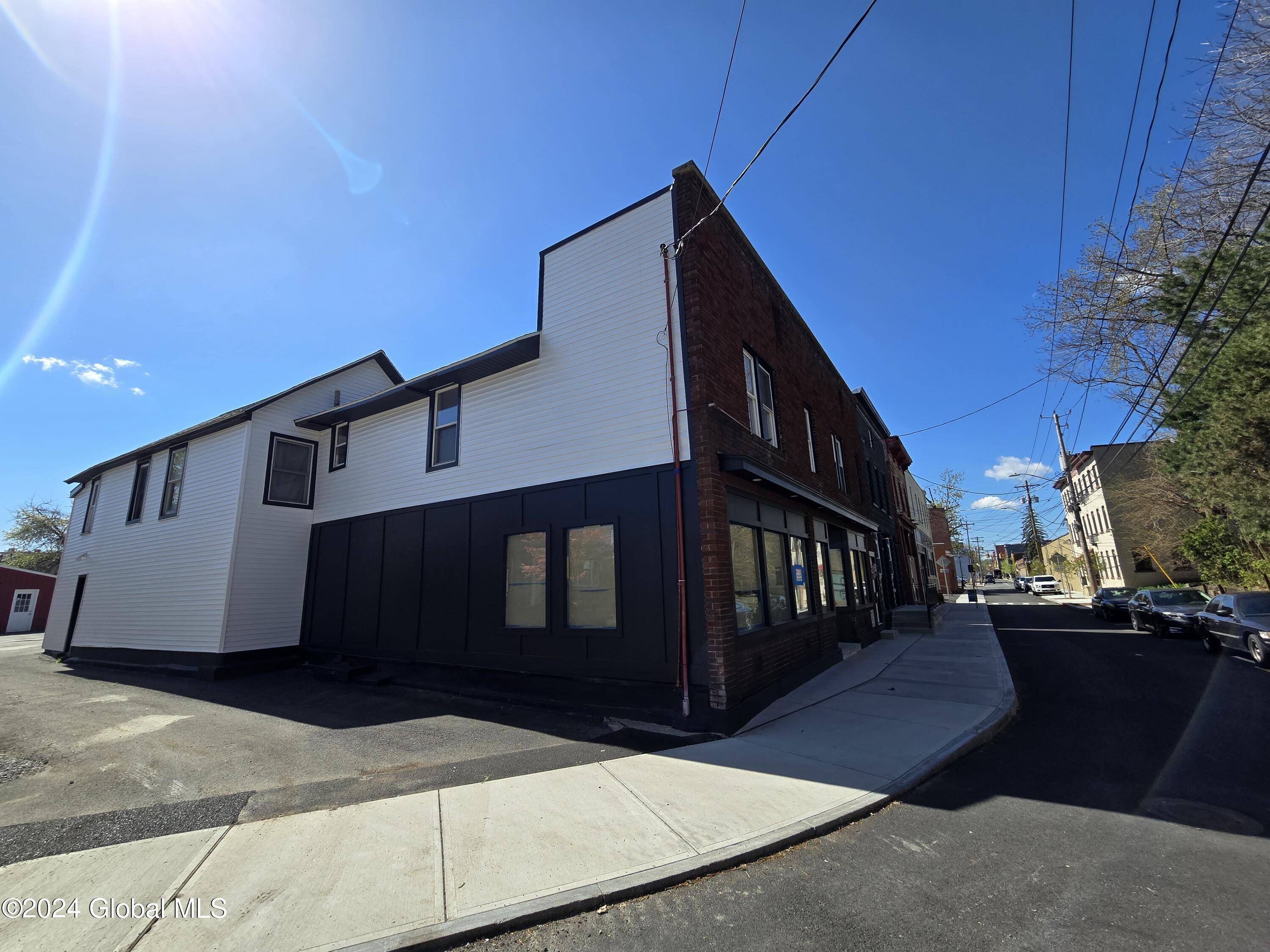 Schenectady, NY 12305,18 North Center Street