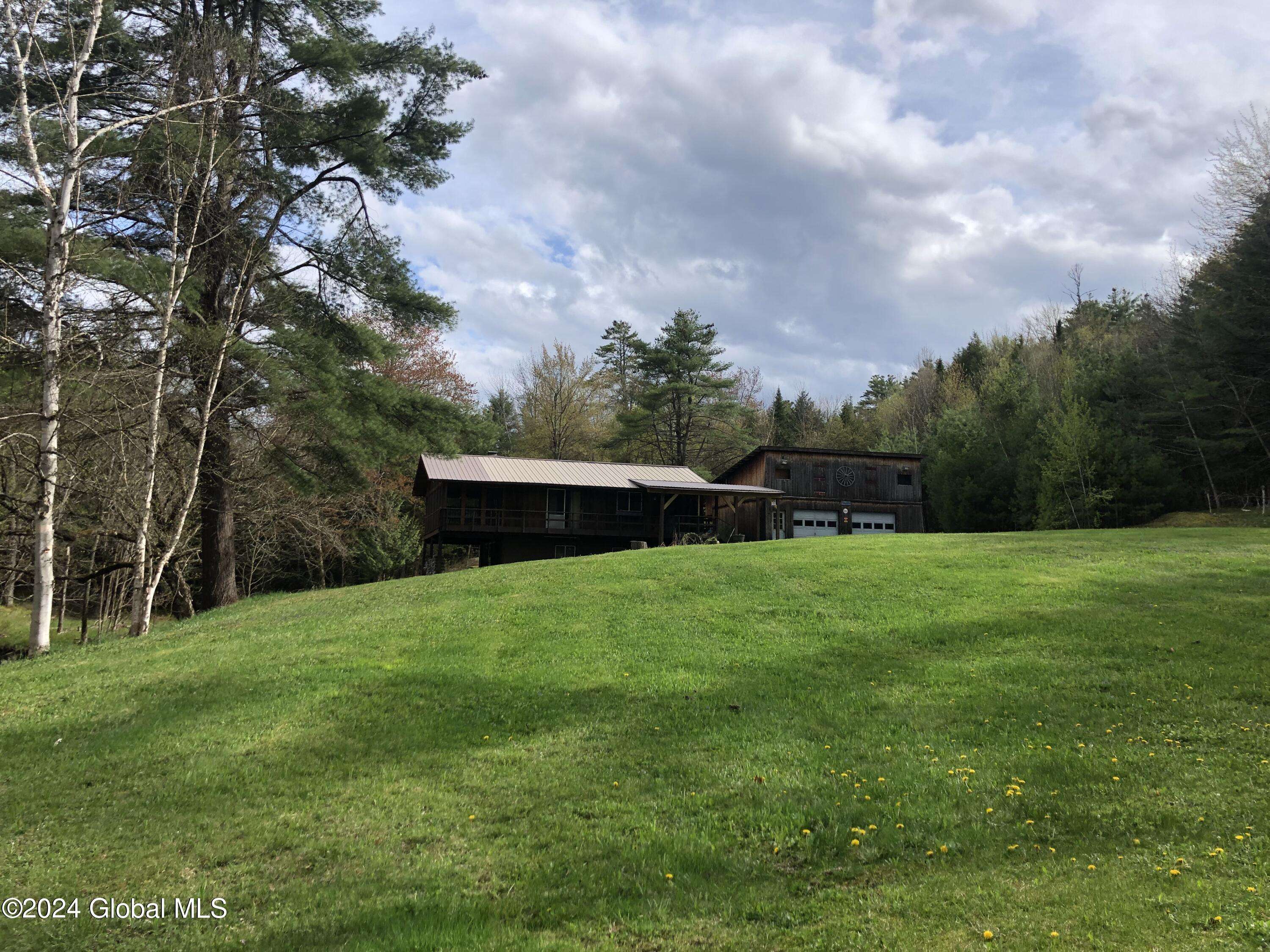 Moriah, NY 12960,2123 Ensign Pond Rd Road