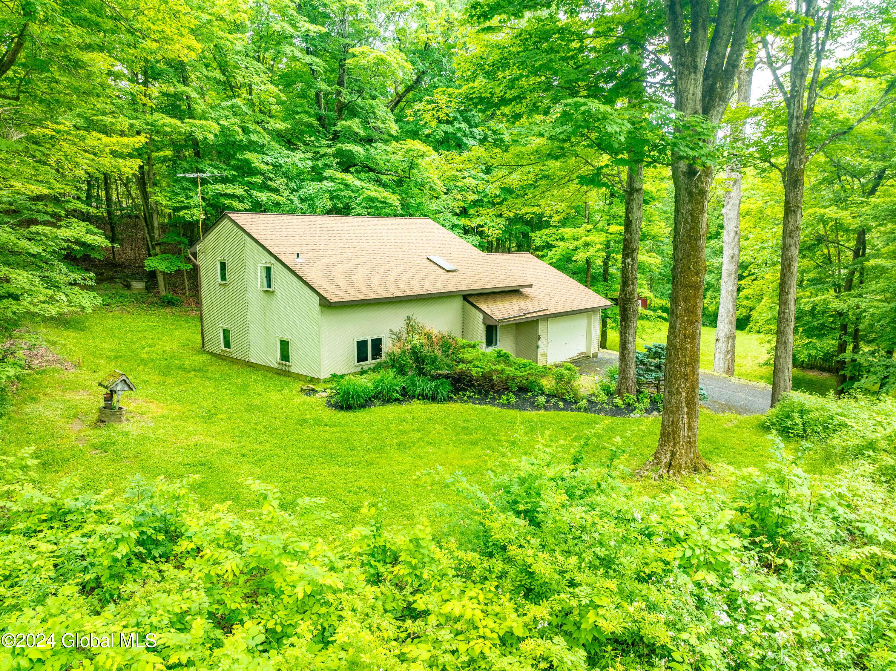 East Greenbush, NY 12061,1067 Best Road