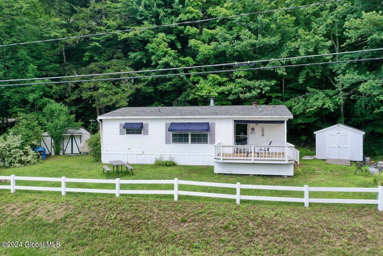 Edinburg, NY 12835,569 N Shore Road