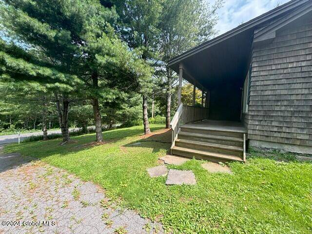 Hunter, NY 12442,43 Ski Bowl Road