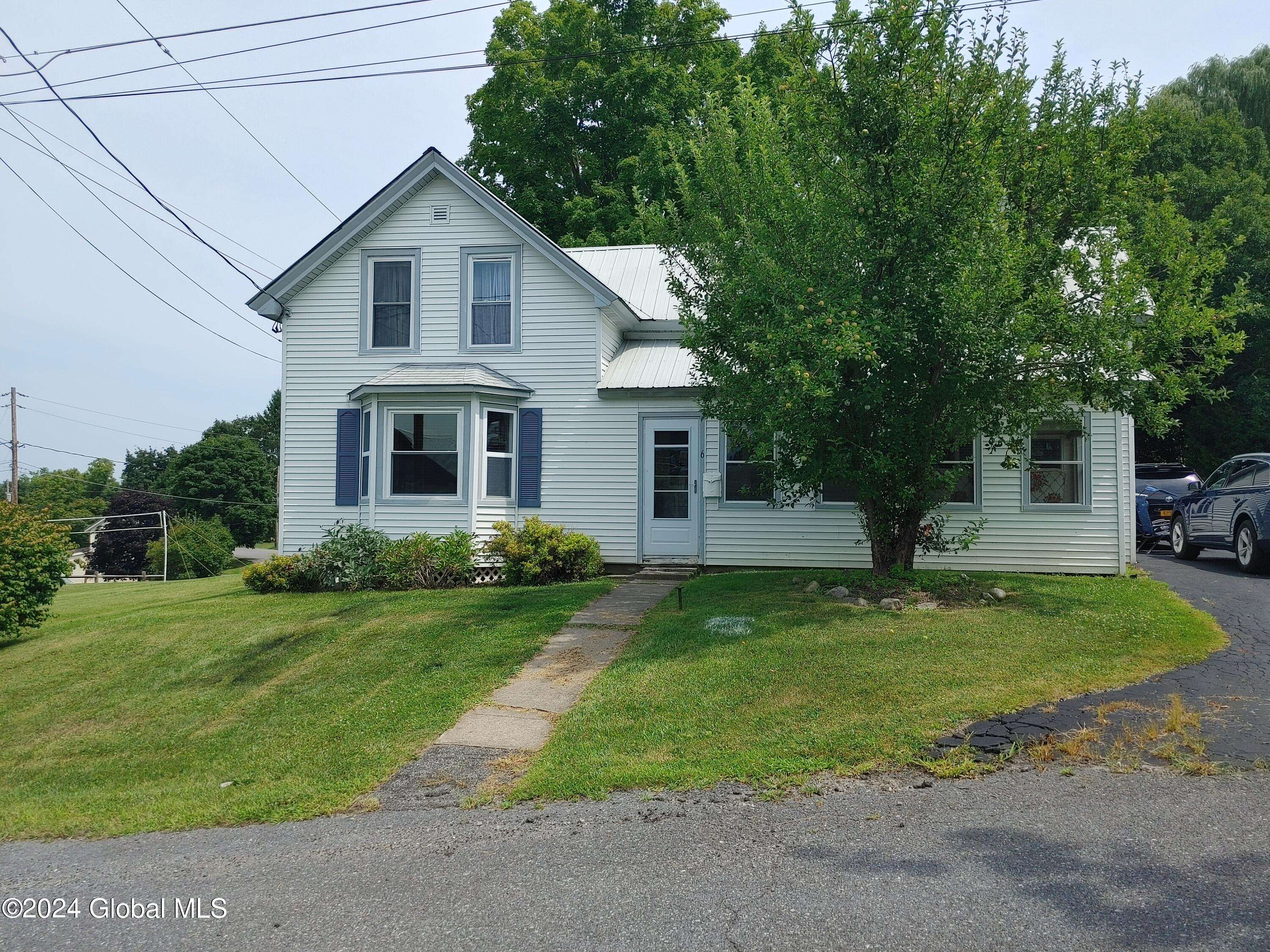 Ticonderoga, NY 12883,6 Woody Lane