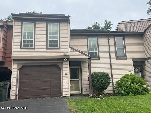 Cohoes, NY 12047,8 Kensington Square