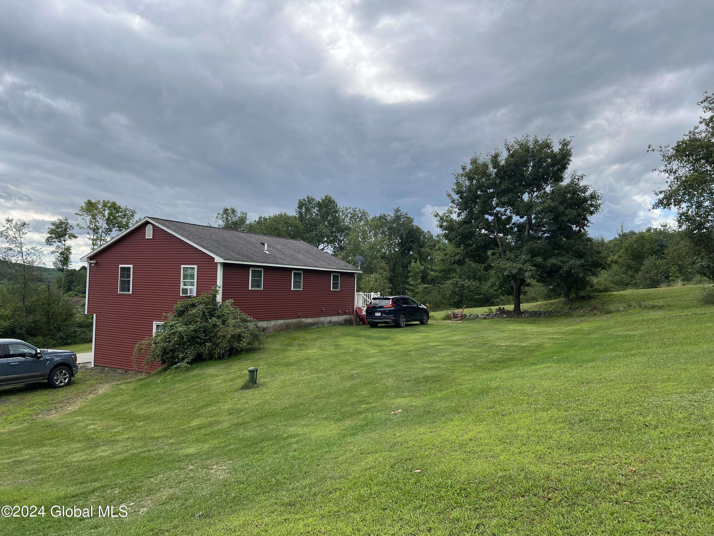 Hebron, NY 12832,24 Oak Hill Road Road