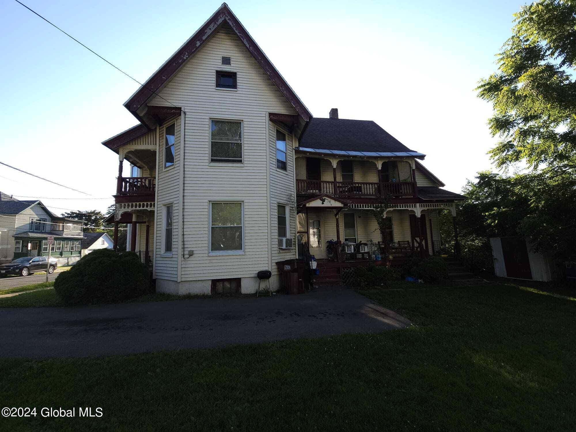 Gloversville, NY 12078,86 North Street