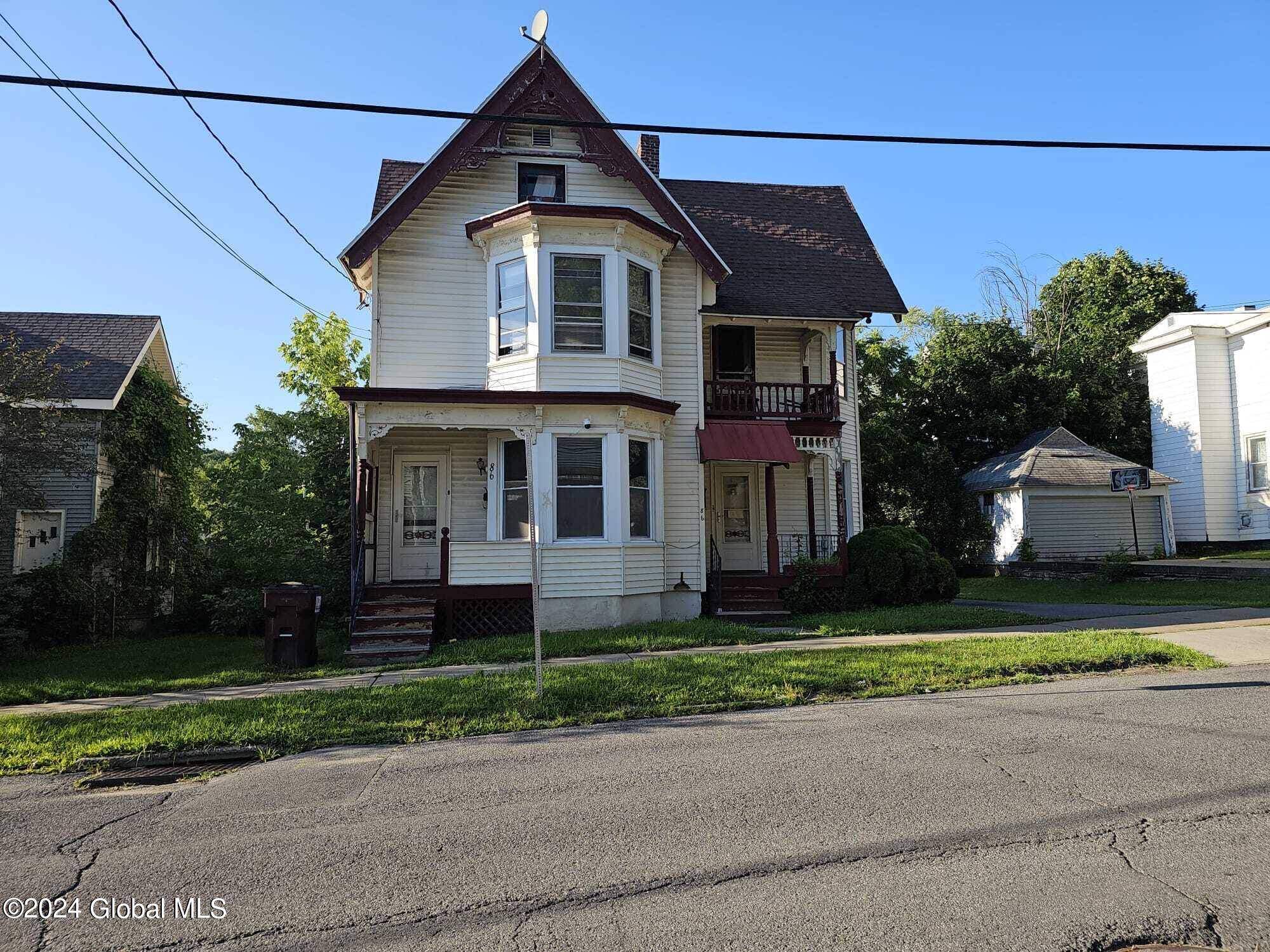 Gloversville, NY 12078,86 North Street