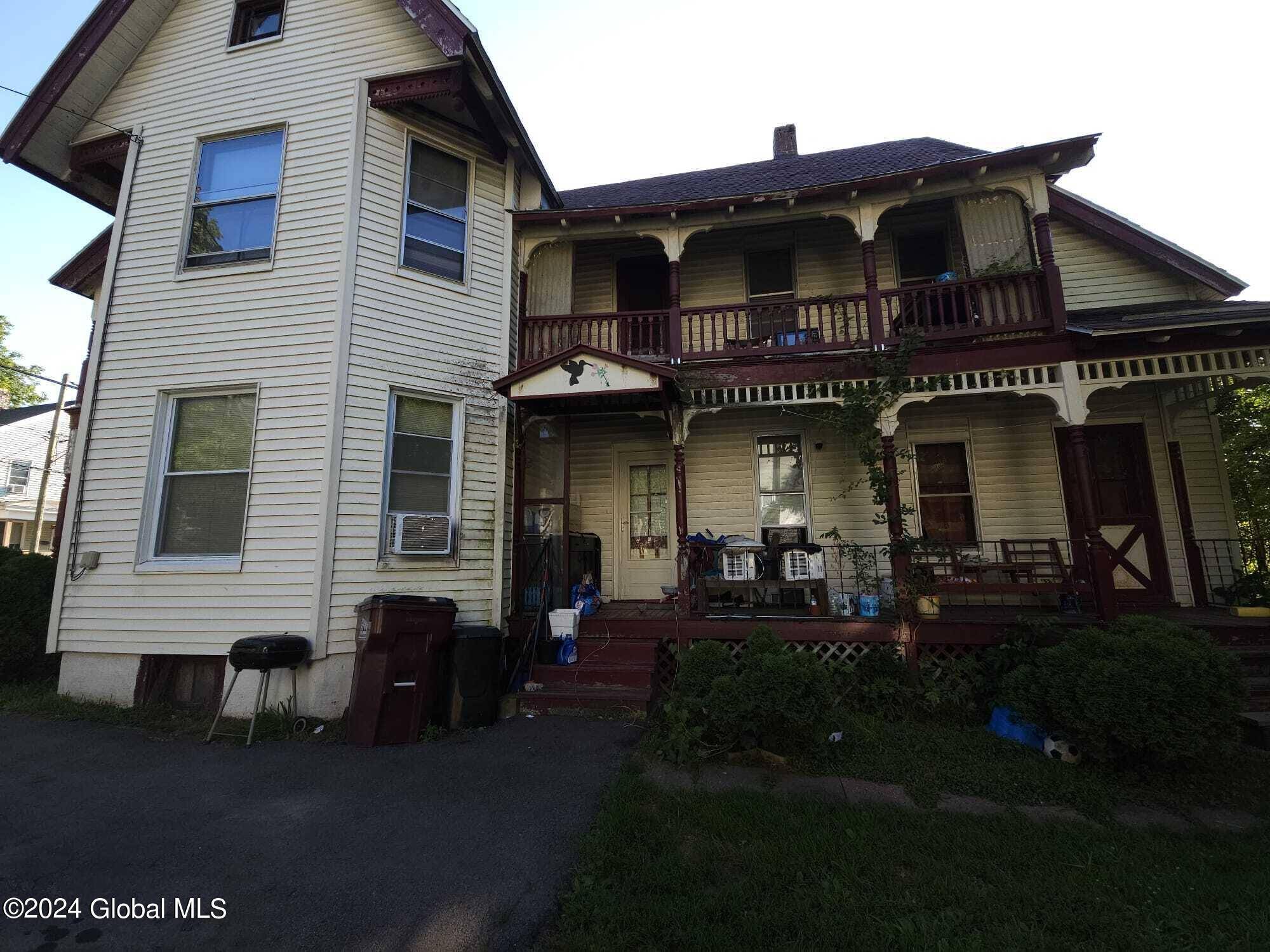 Gloversville, NY 12078,86 North Street