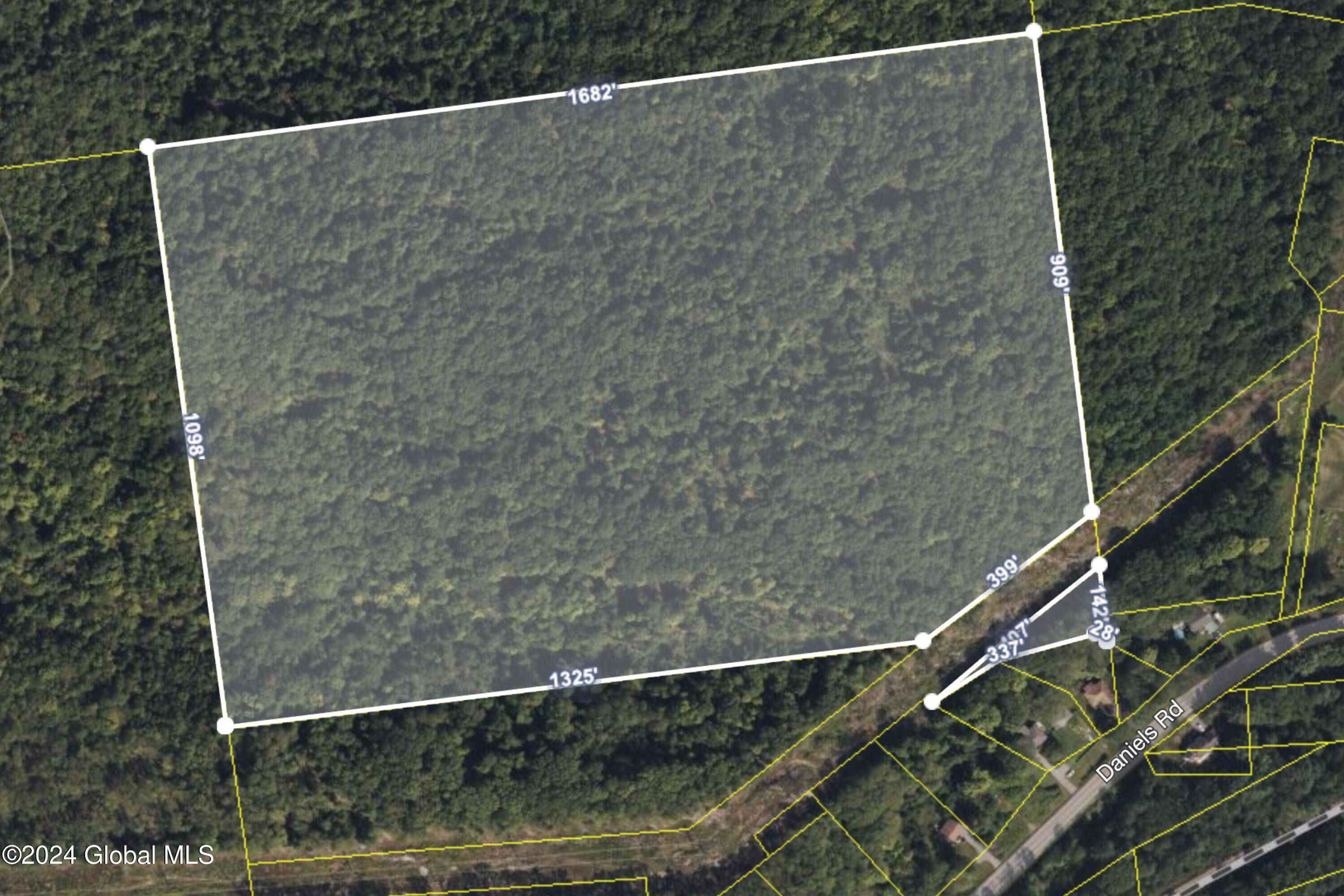 Greenfield, NY 12866,25 Daniels Road