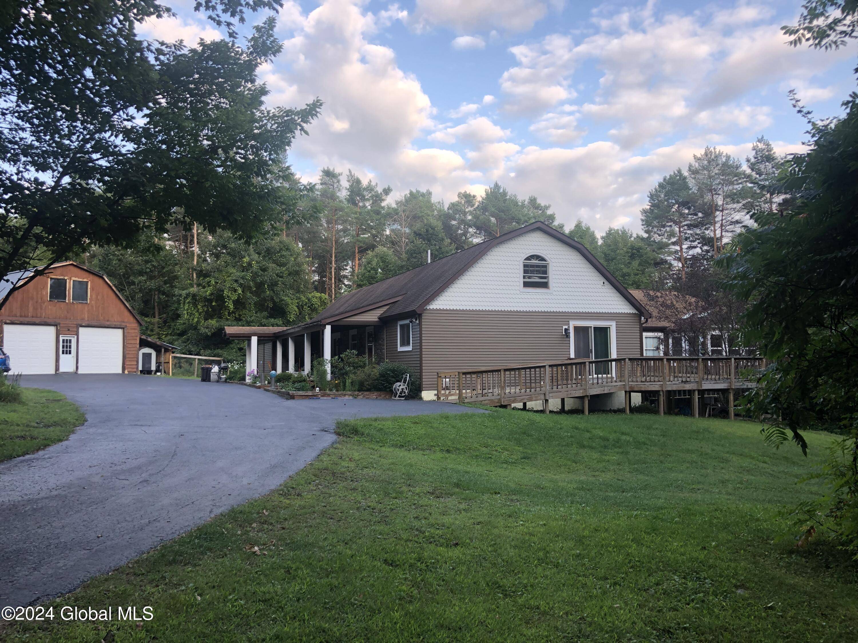 Moriah, NY 12956,2842 Plank Road