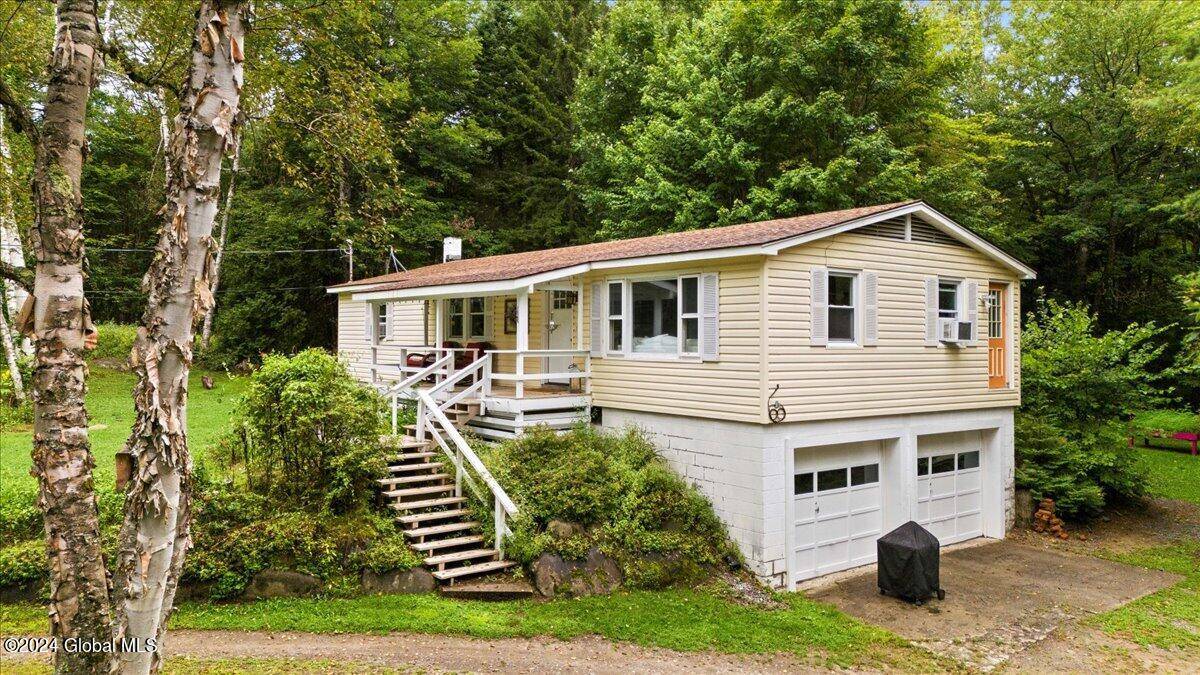 Schroon Lake, NY 12870,1887 Hoffman Road