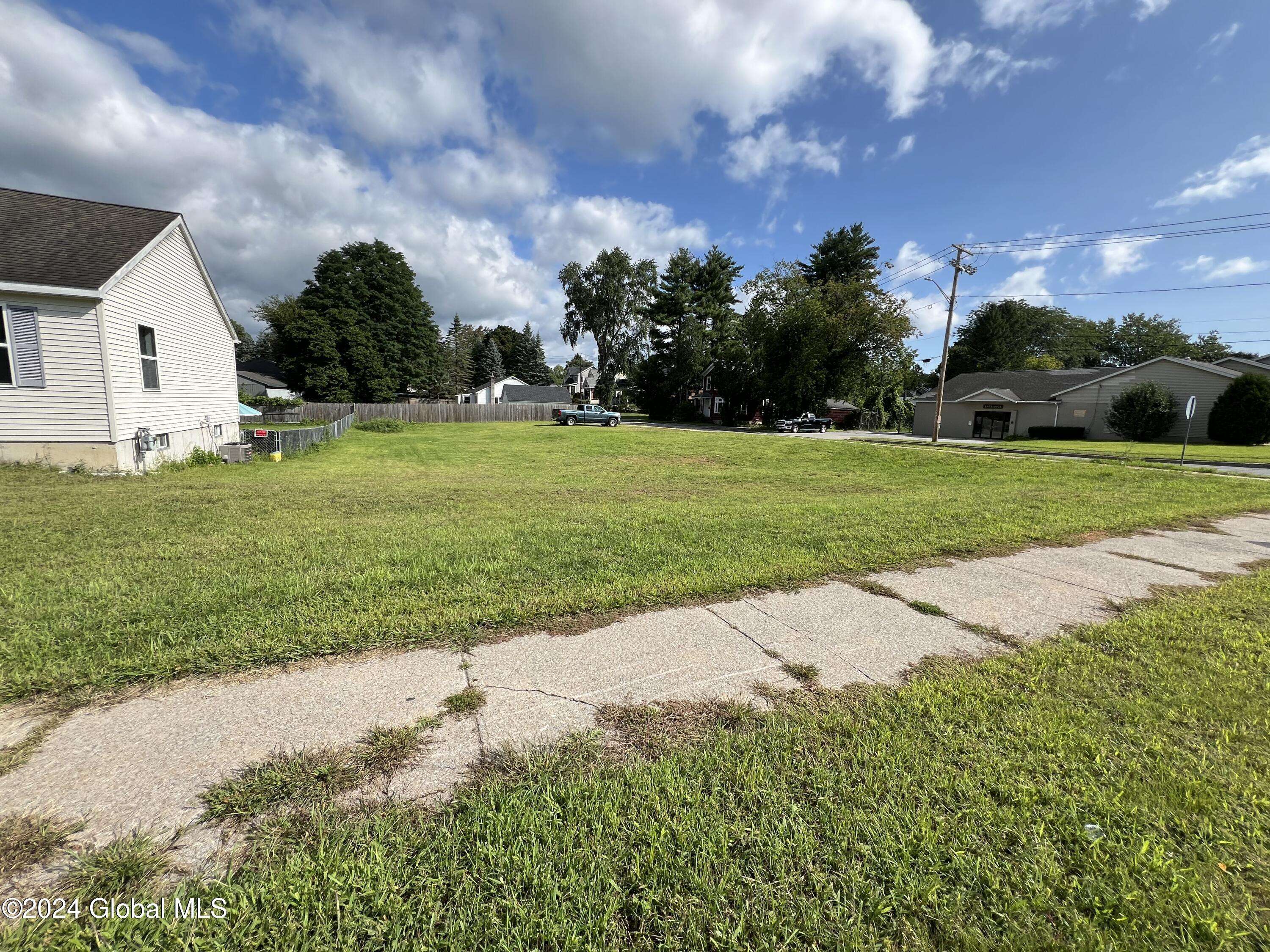 Saratoga Springs, NY 12866,227 W Circular Street