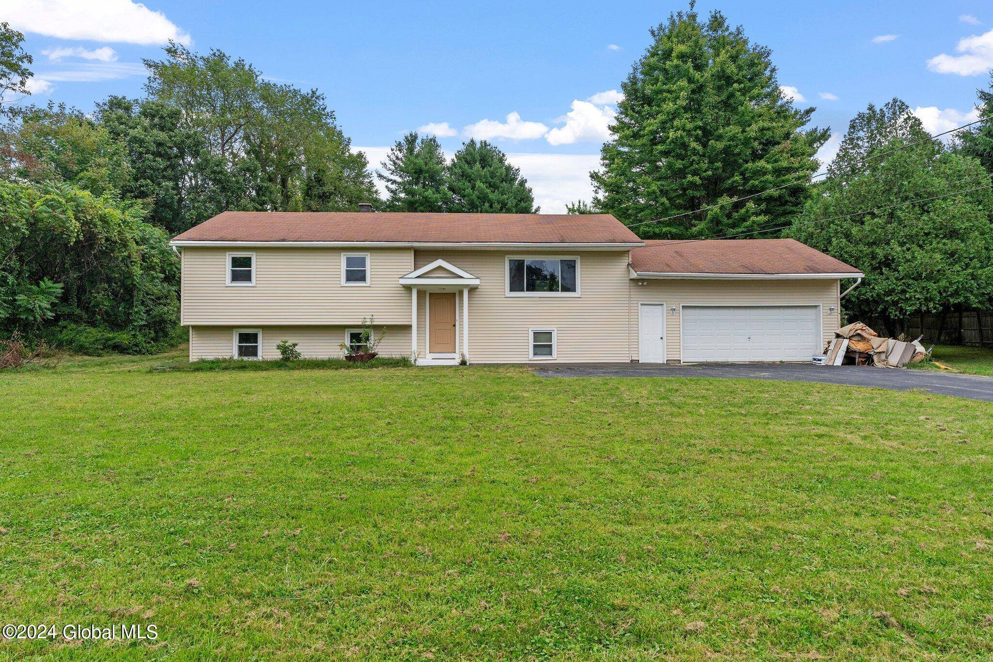 Schaghticoke, NY 12121,64 Millard Road