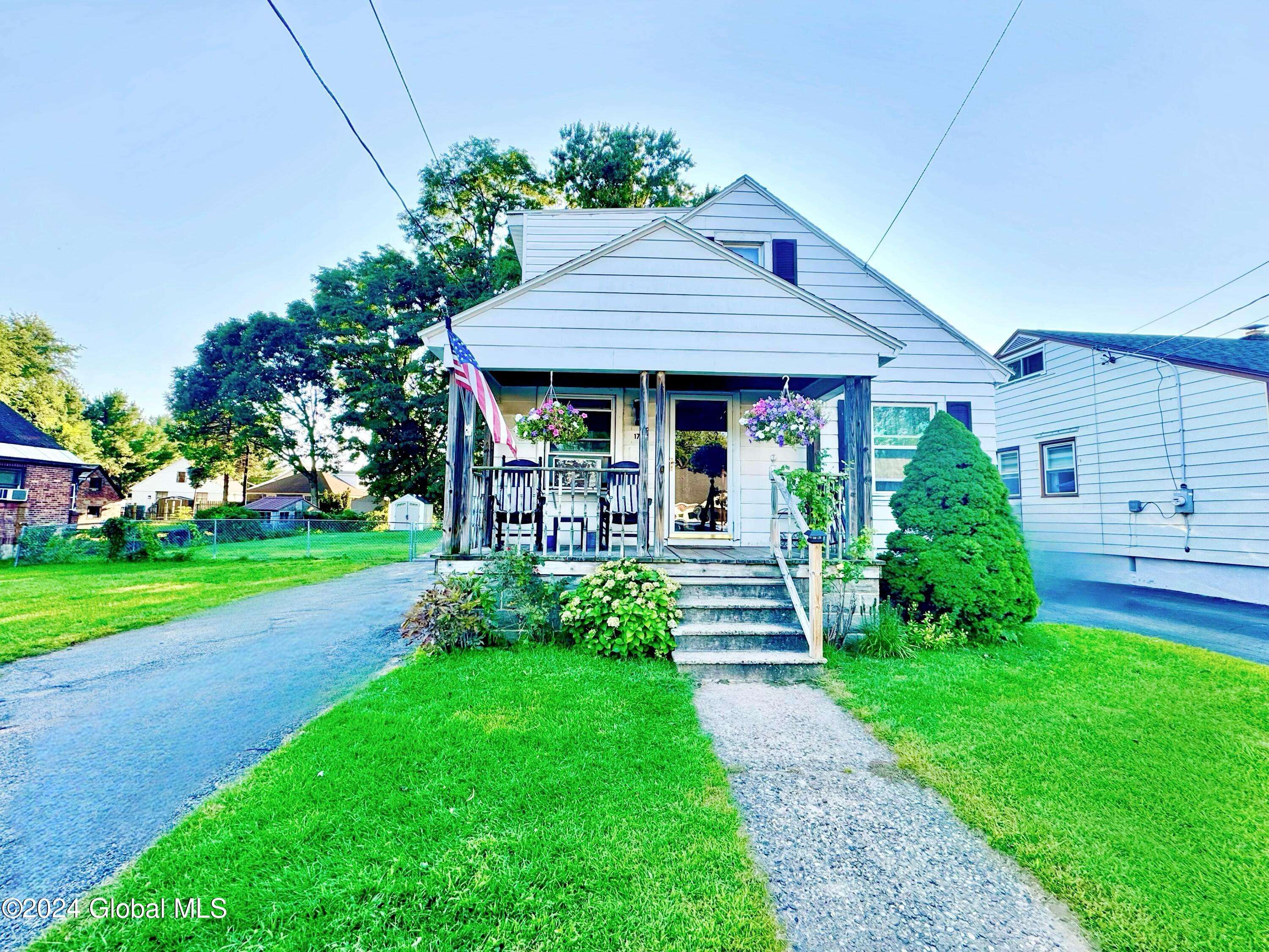 Rotterdam, NY 12303,1711 Suffolk Avenue