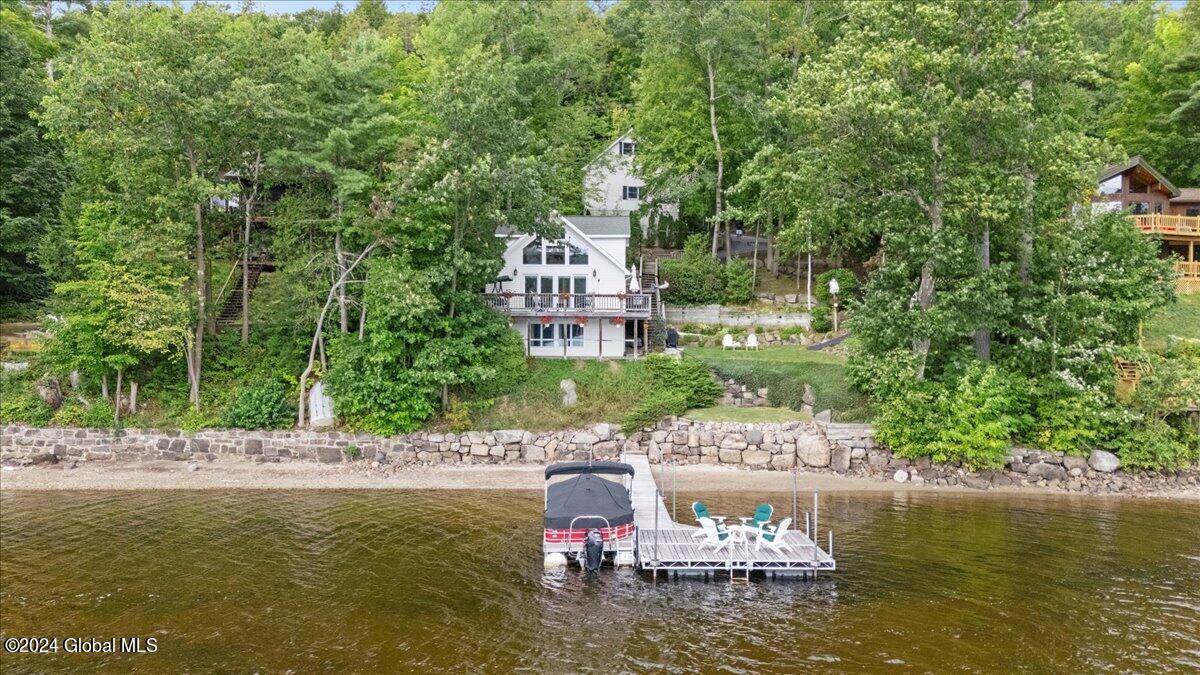 Schroon Lake, NY 12870,566 US-9