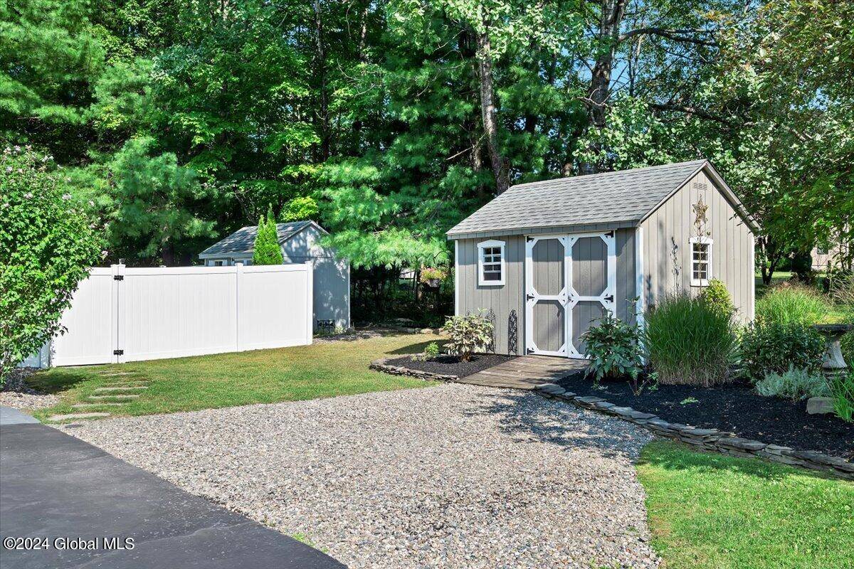 Sand Lake, NY 12196,6 Joanne Court