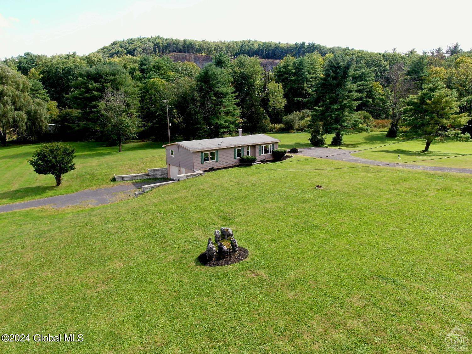 Coxsackie, NY 12051,1171 SR 81