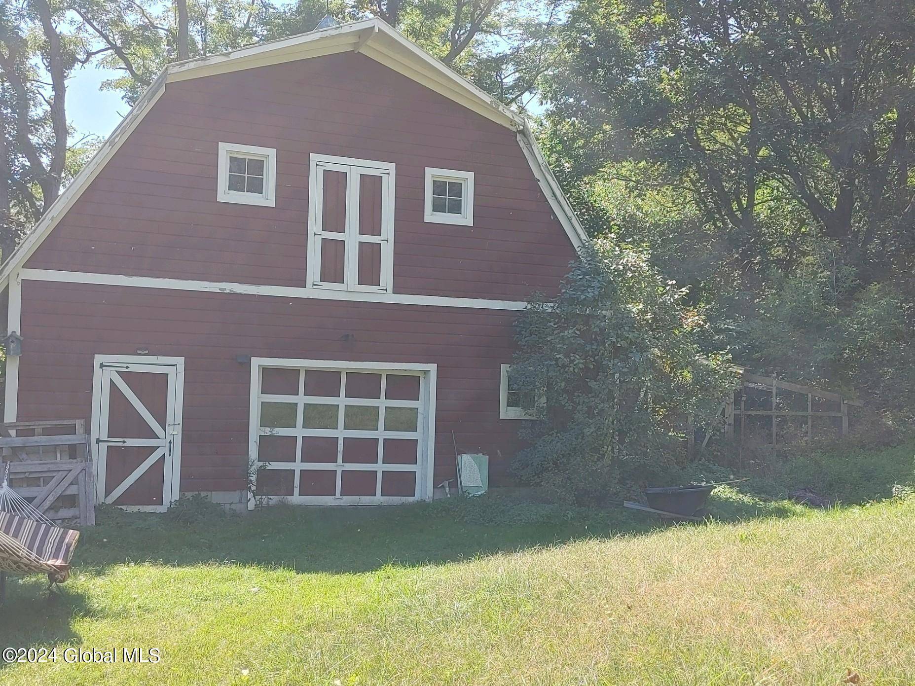 Ticonderoga, NY 12883,53 Vineyard Road