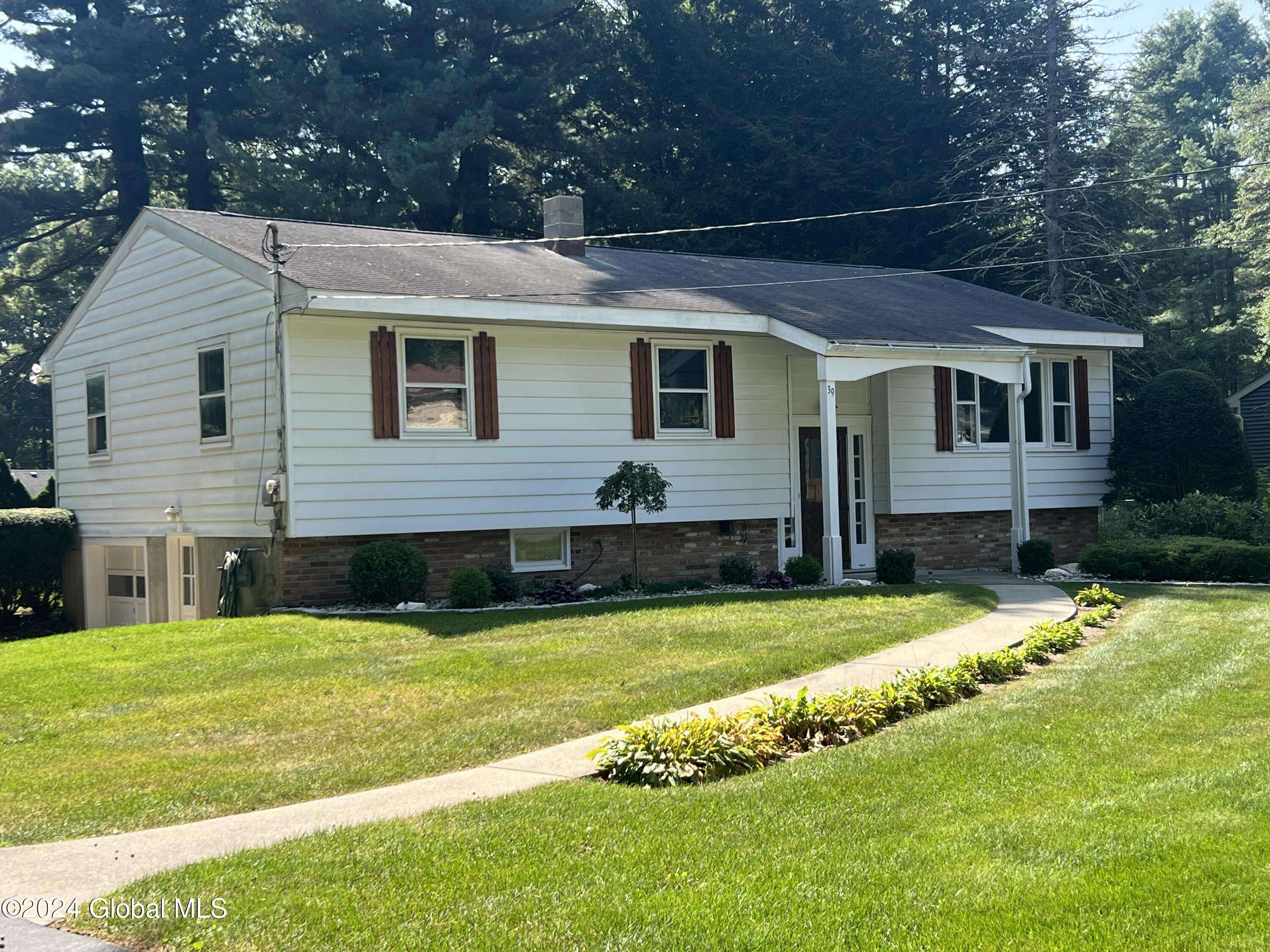 Malta, NY 12020,39 Collamer Drive