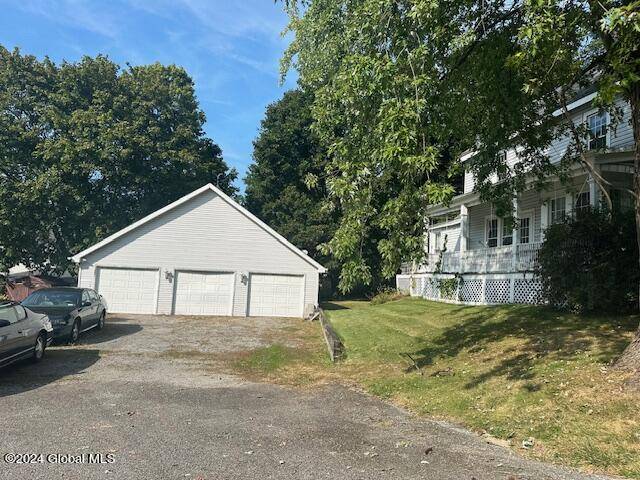 Hoosick Falls, NY 12090,72 Wilder Avenue