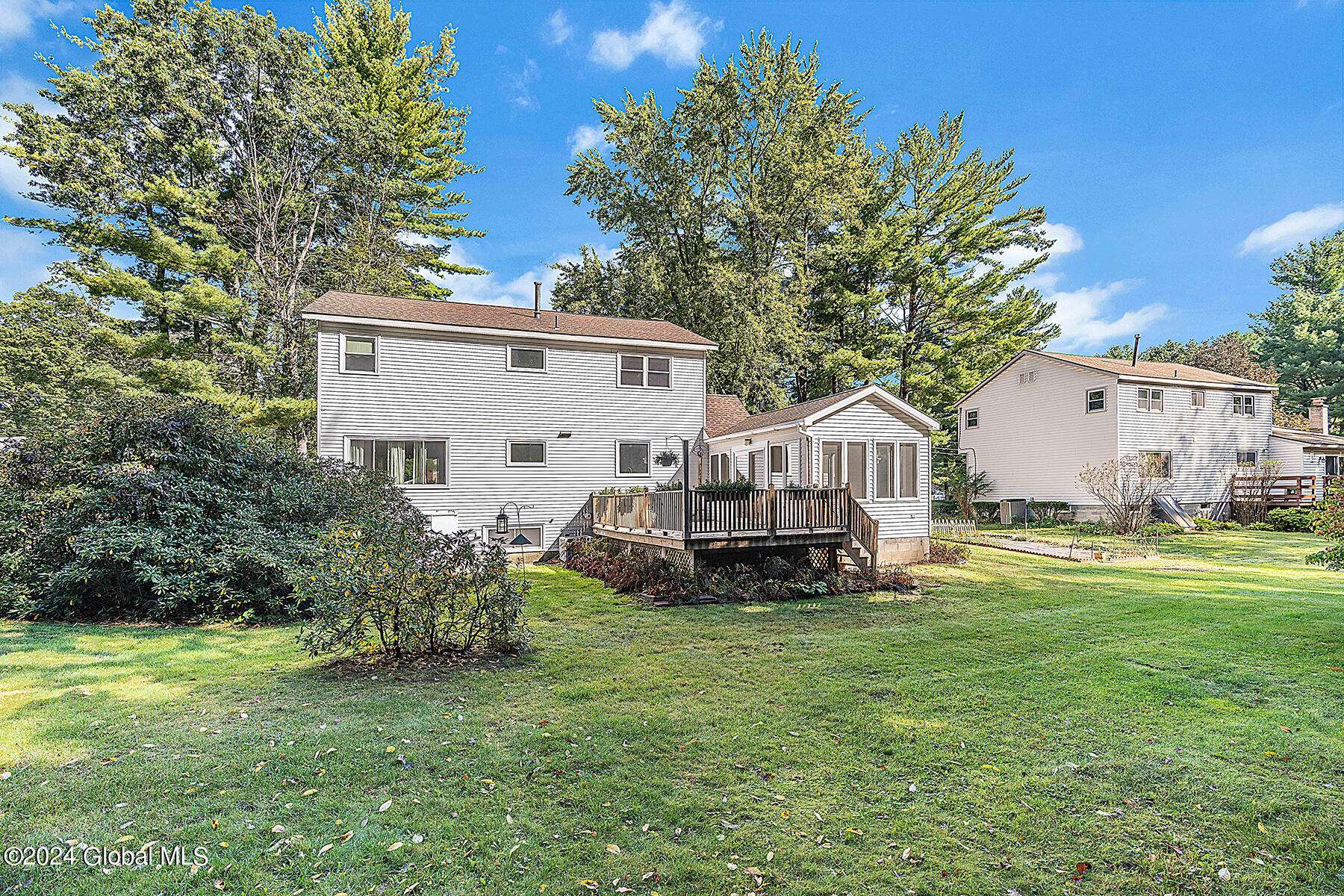 Guilderland, NY 12303,932 S Pine Hill Drive