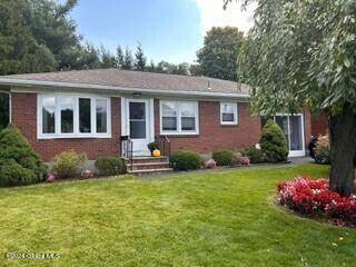 Colonie, NY 12205,2 Deerwood Drive