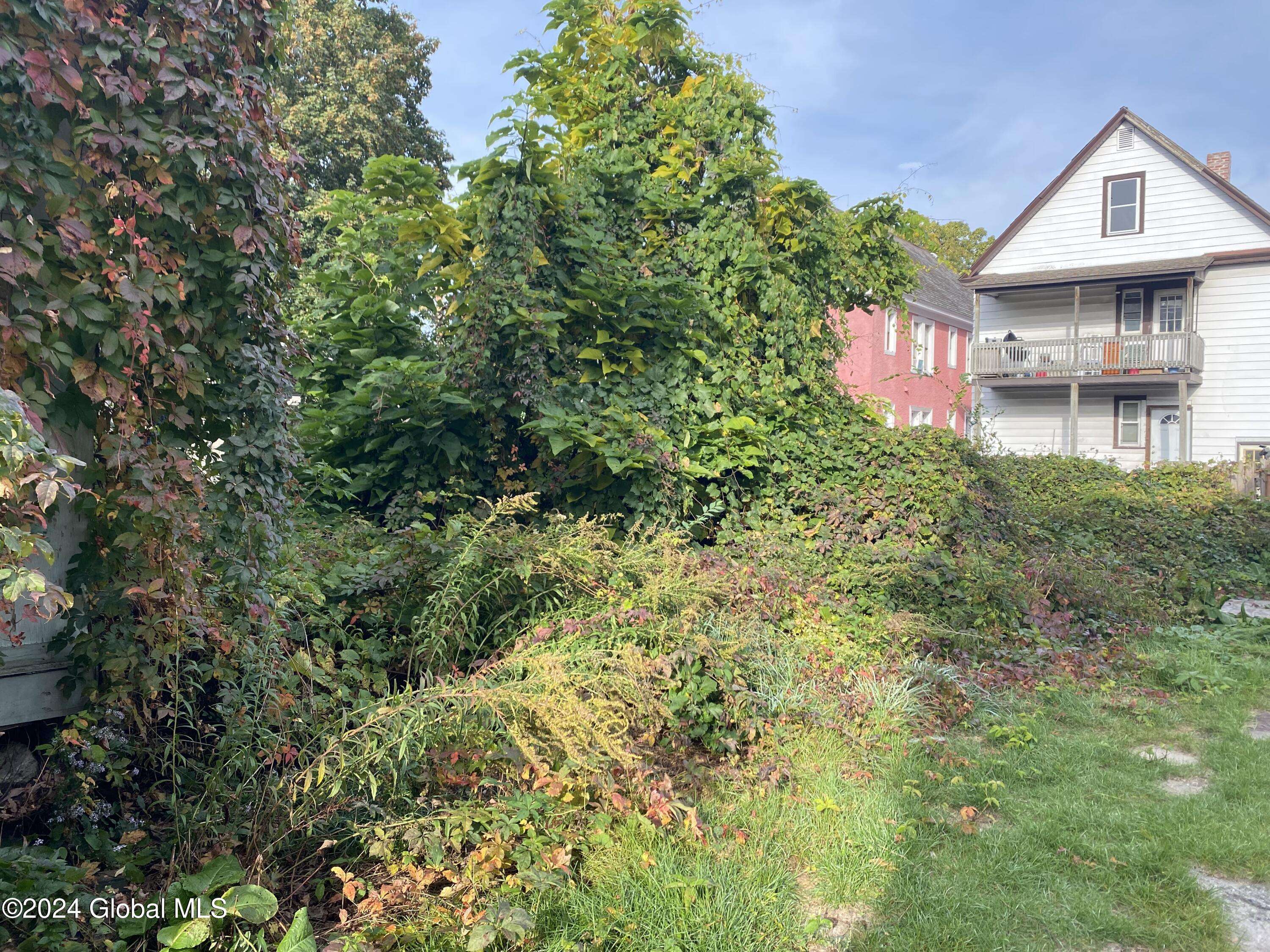 Schenectady, NY 12304,27 Robinson Street