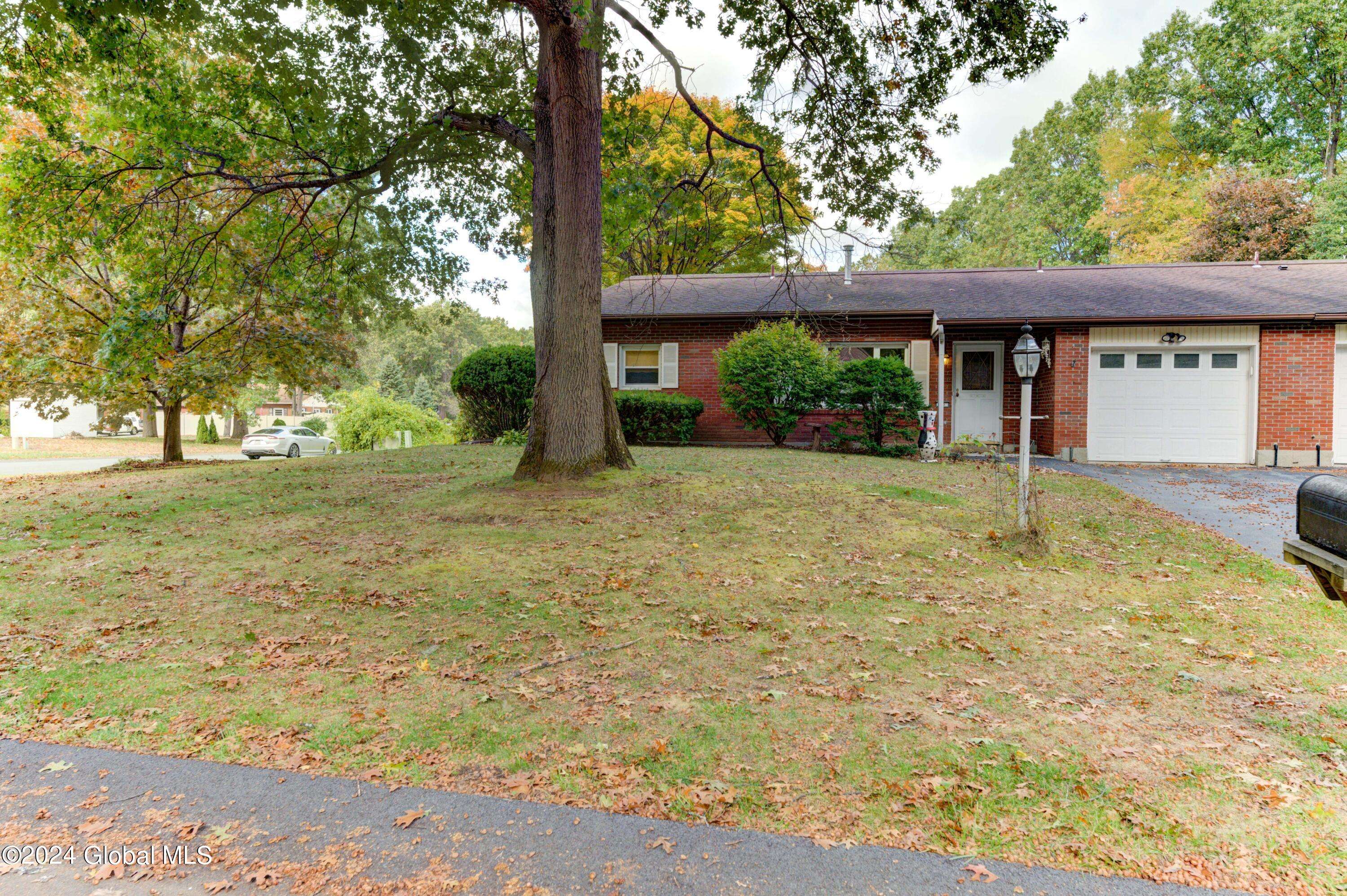 Clifton Park, NY 12065,6D Lacosta Drive