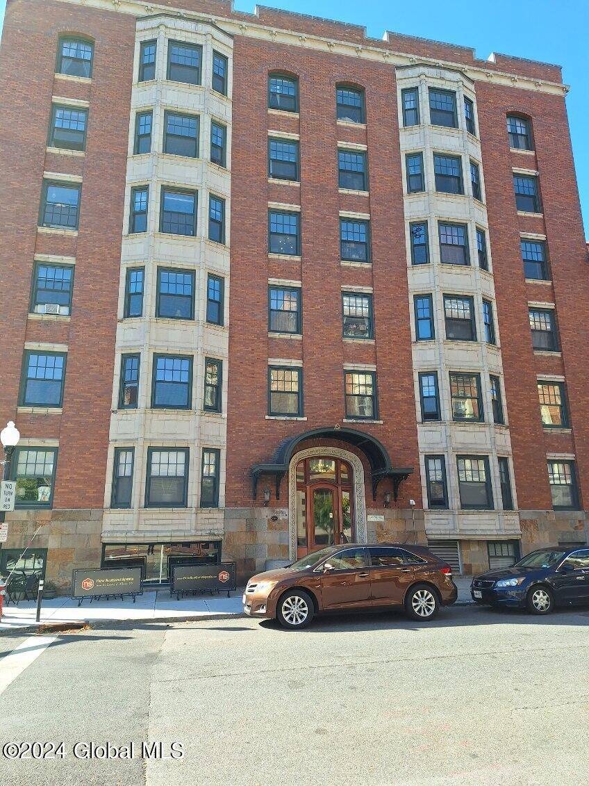 Albany, NY 12210,352 State Street #6A