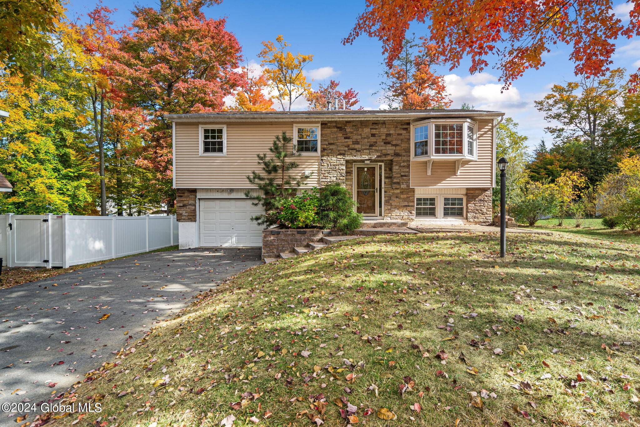 Colonie, NY 12110,28 Garling Drive