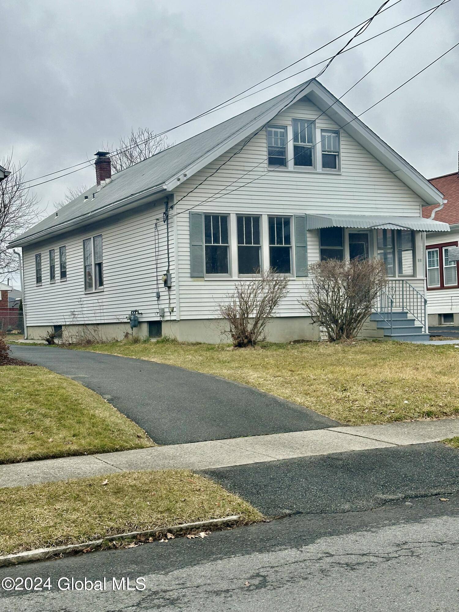 Albany, NY 12209,52 Holmes Court