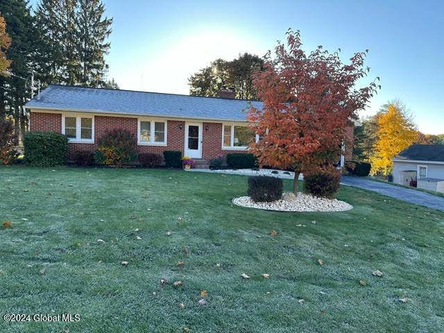 Brunswick, NY 12182,48 Fane Court