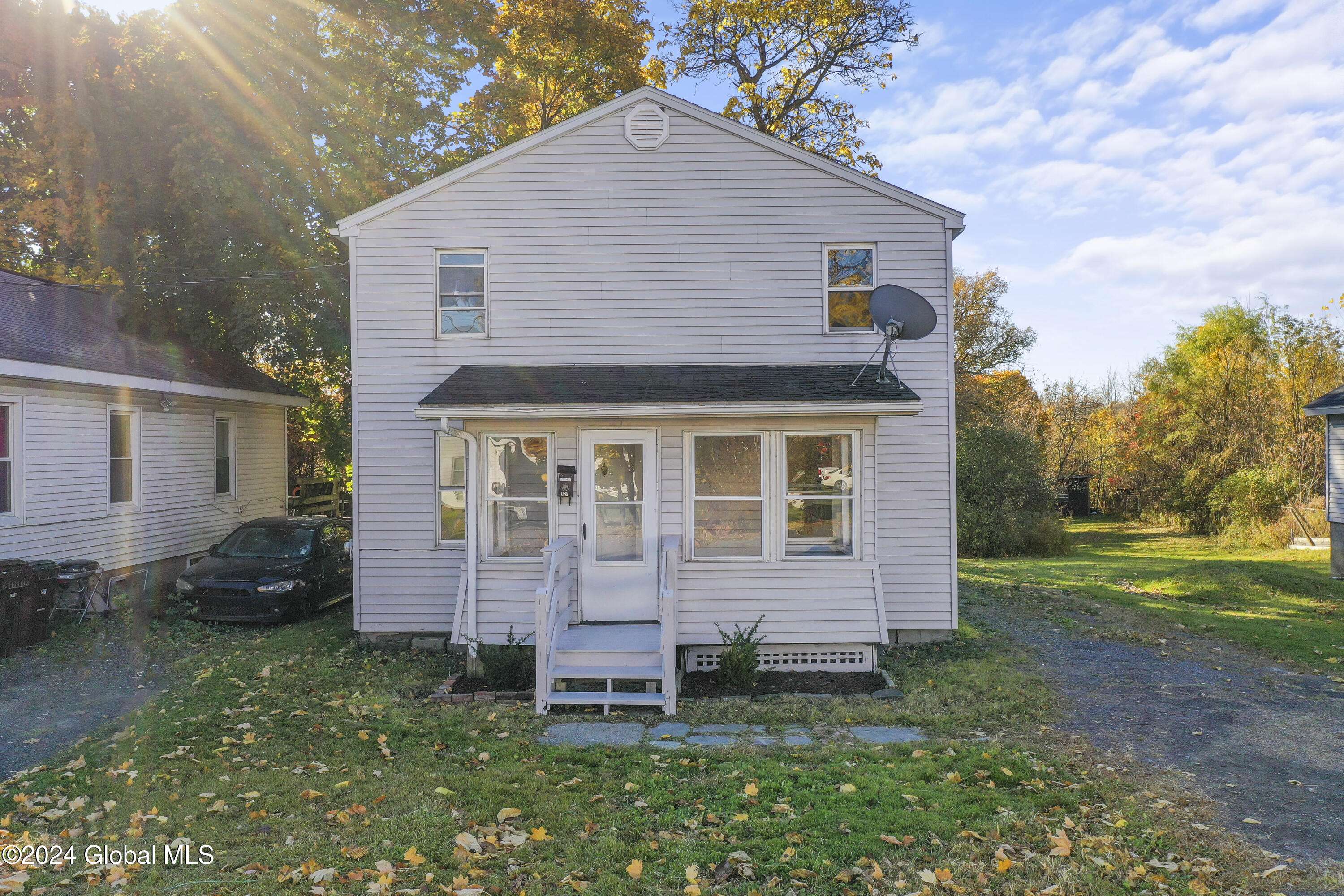 Ravena, NY 12143,124 Cottage Street