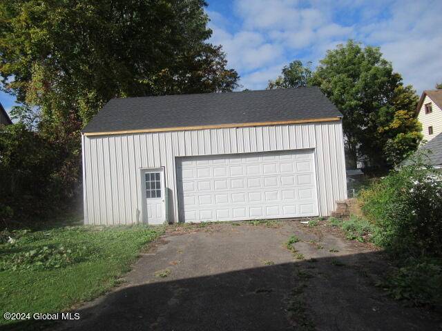 Johnstown, NY 12095,305 FonClair St