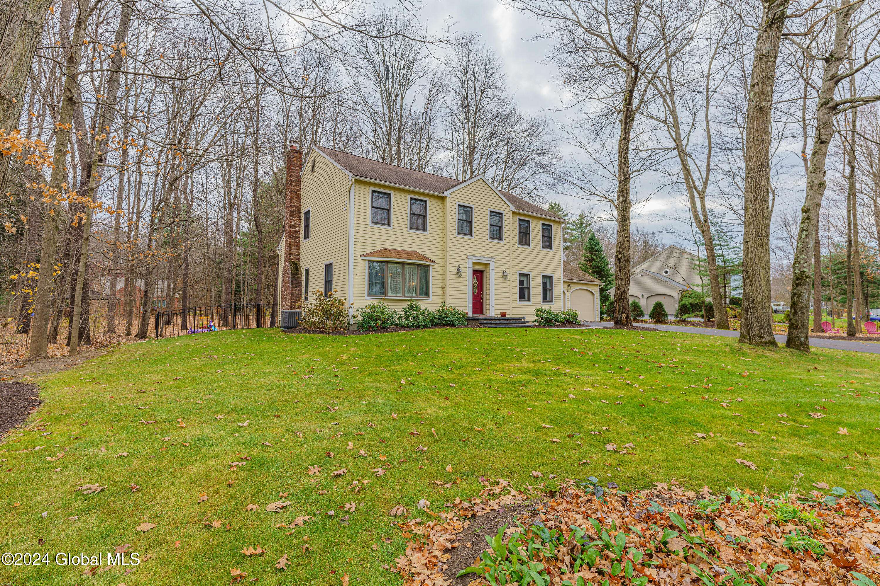 Clifton Park, NY 12065,4 Woods Way