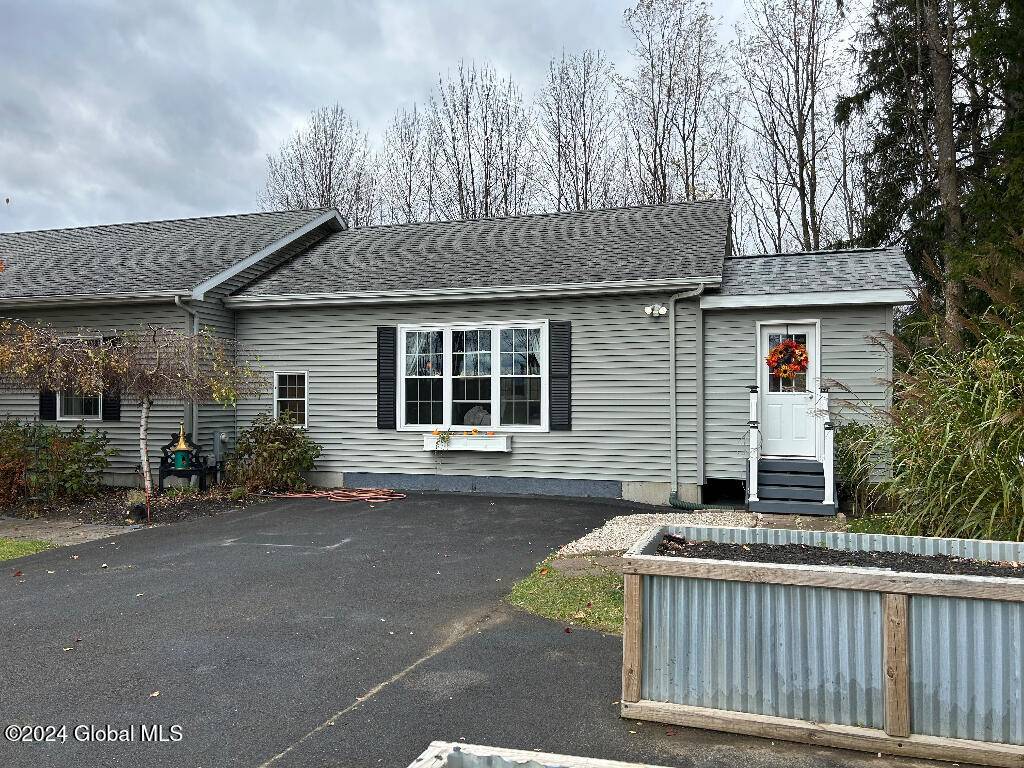 Galway, NY 12086,1233 Perth Road