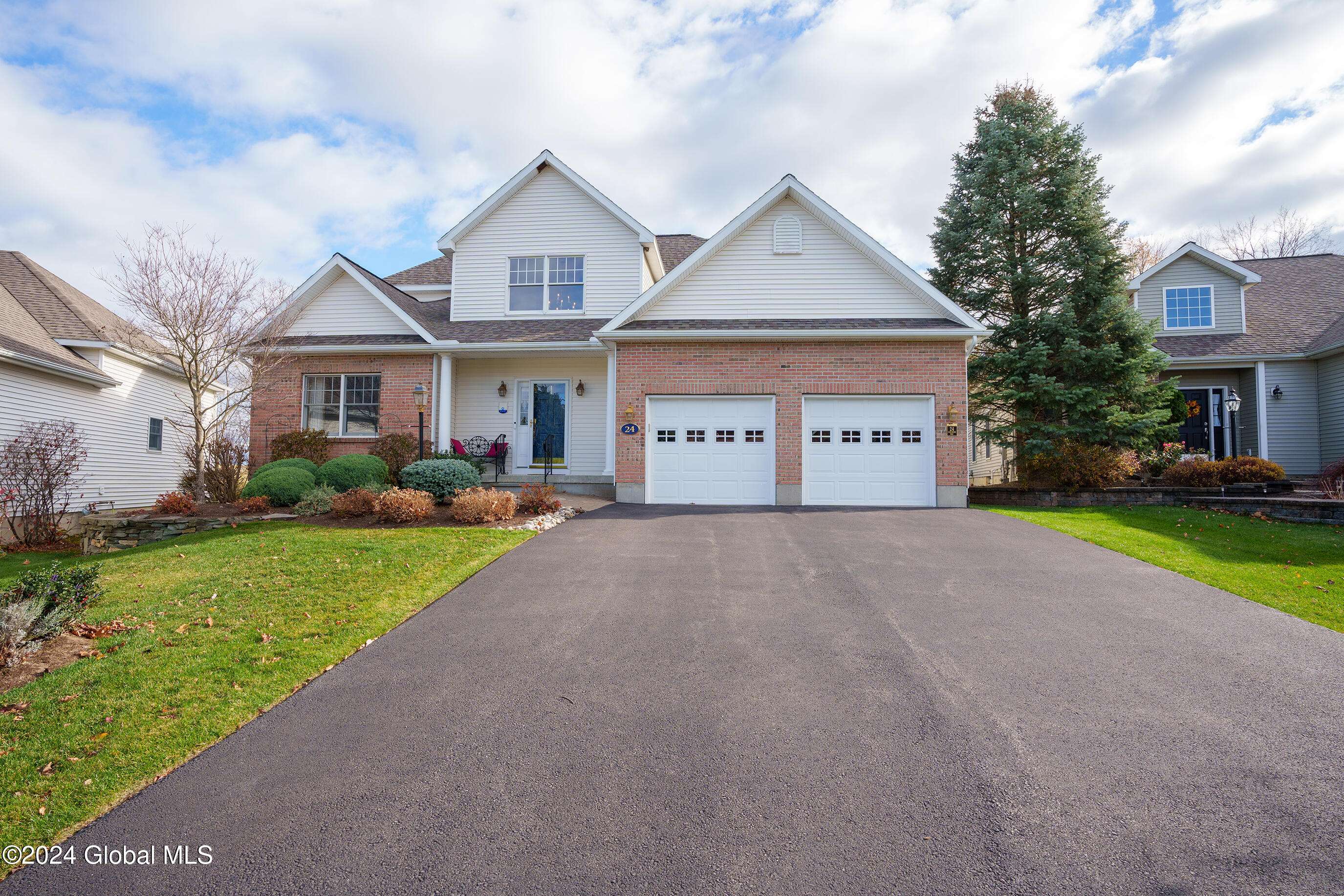 Colonie, NY 12211,24 Cheshire Way